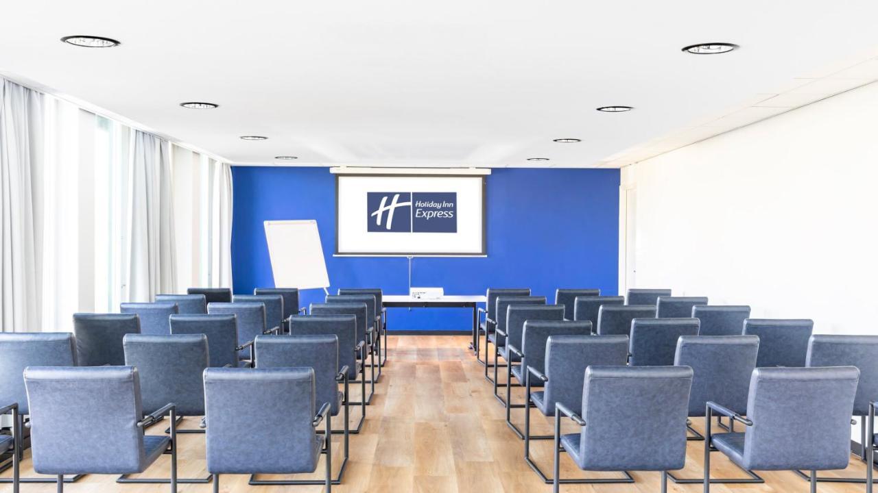 Holiday Inn Express Utrecht - Papendorp By Ihg Екстериор снимка