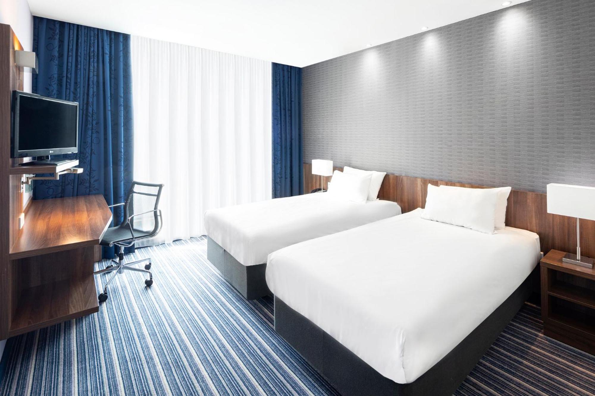 Holiday Inn Express Utrecht - Papendorp By Ihg Екстериор снимка