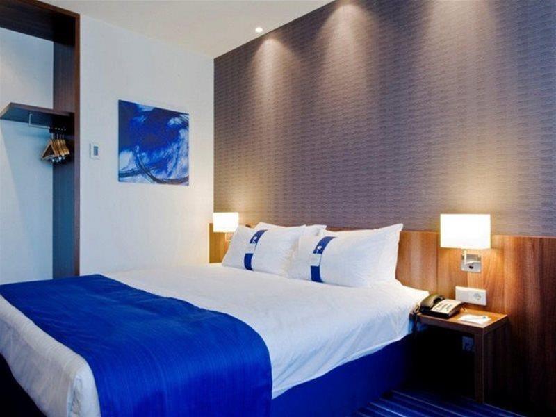 Holiday Inn Express Utrecht - Papendorp By Ihg Екстериор снимка